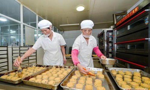 中秋临近订单暴涨 长兴月饼工厂开足马力忙生产
